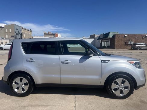 Used 2015 Kia Soul image 4