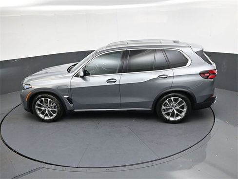 New 2026 BMW X5 xDrive50e image 23