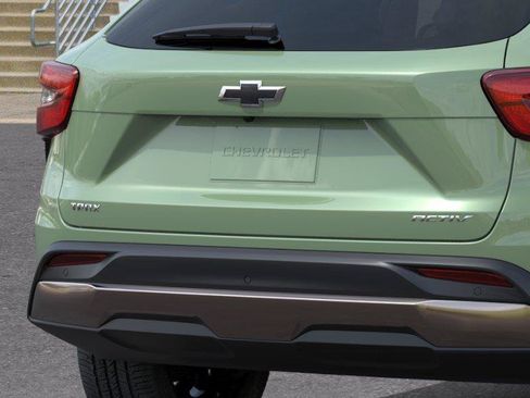 New 2026 Chevrolet Trax ACTIV w/ Sunroof Package FWD image 14