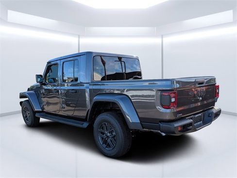 New 2025 Jeep Gladiator Sport image 5