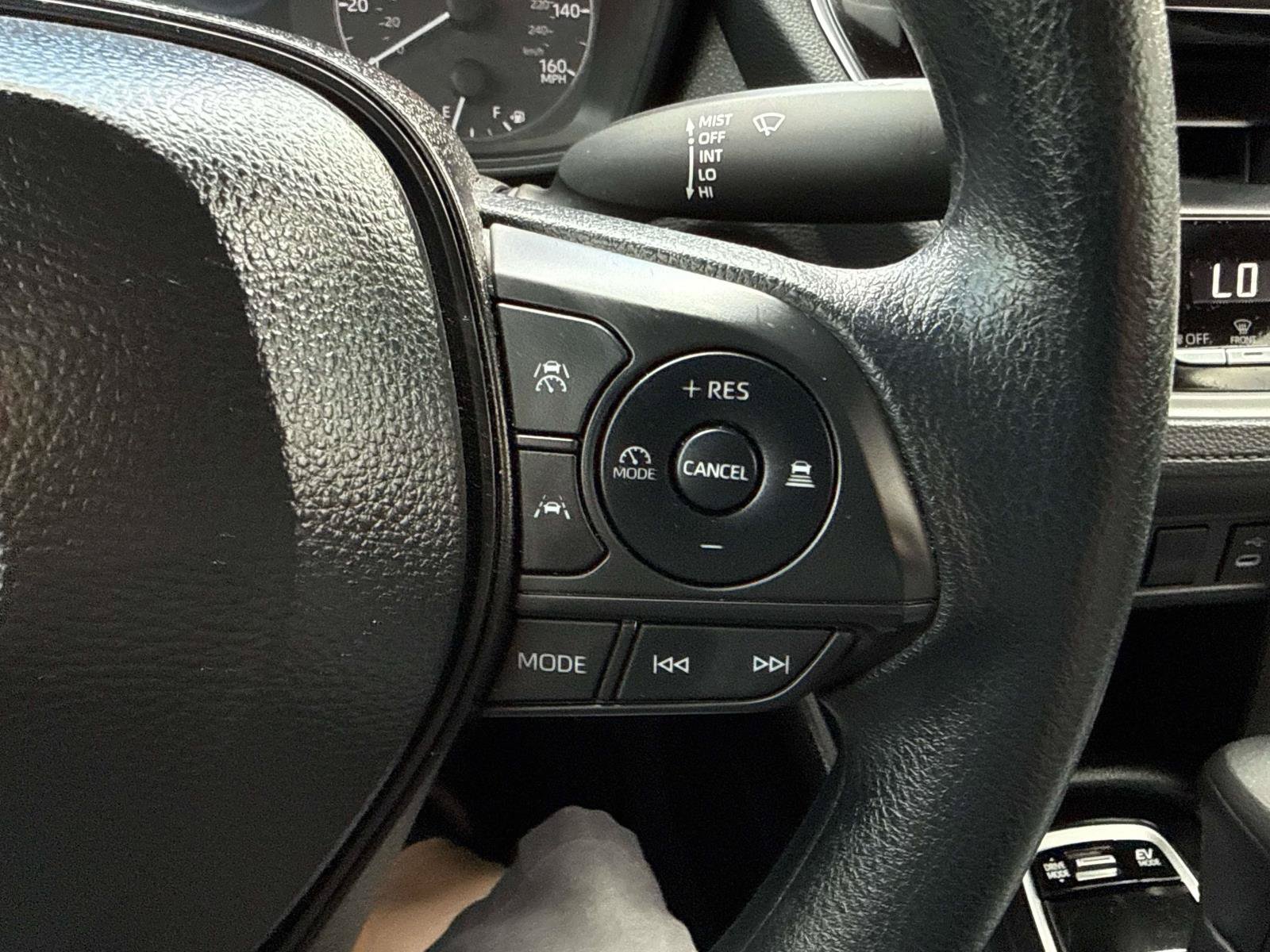 Used 2025 Toyota Corolla Cross AWD Hybrid image 25