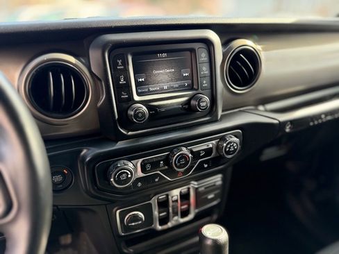 Used 2019 Jeep Wrangler Unlimited Sport S image 17