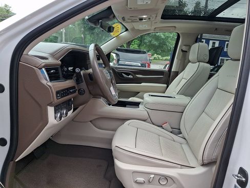 Certified 2024 GMC Yukon Denali w/ Denali Reserve Package AWD/4WD image 15