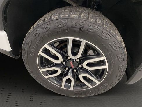 Used 2024 GMC Sierra 1500 AT4 w/ AT4 Preferred Package image 28