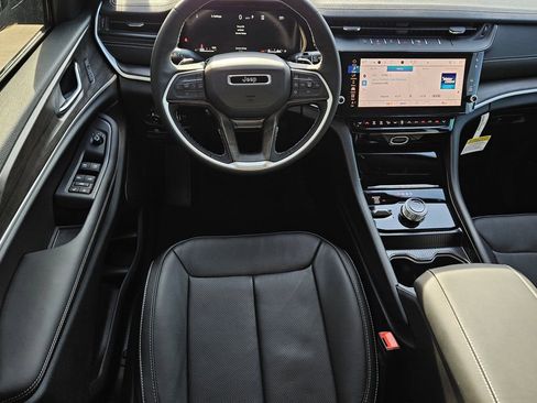 New 2026 Jeep Grand Cherokee Limited AWD/4WD image 12
