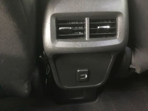 Used 2019 Chevrolet Equinox LT image 20