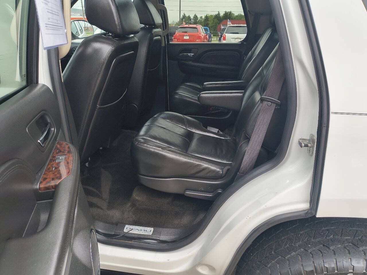 Used 2008 GMC Yukon Denali AWD/4WD image 16