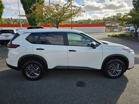 Certified 2024 Nissan Rogue S image 4