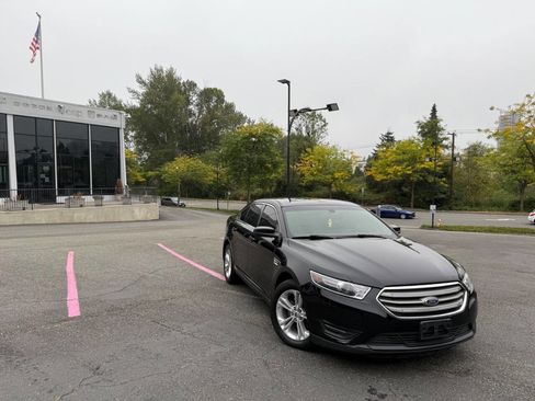 Used 2018 Ford Taurus SEL w/ Equipment Group 201A image 2