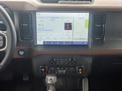 Used 2024 Ford Bronco Outer Banks image 18