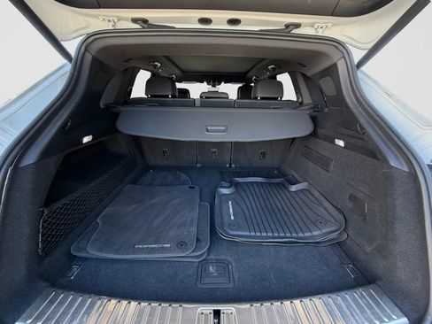 Used 2020 Porsche Cayenne AWD/4WD image 16