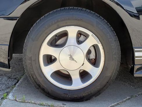 Used 2000 Ford Mustang Convertible RWD image 27