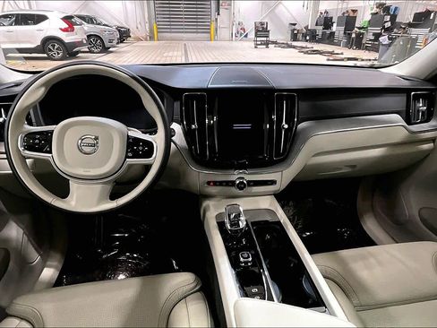 Certified 2024 Volvo XC60 B5 Ultimate w/ Climate Package image 15