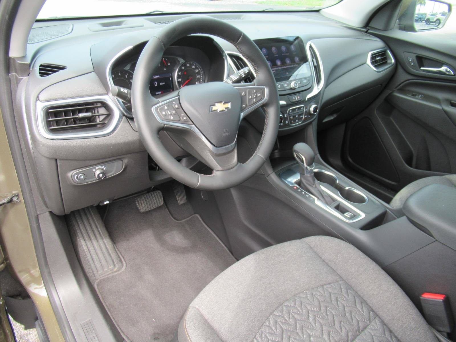 Used 2023 Chevrolet Equinox LT FWD image 18