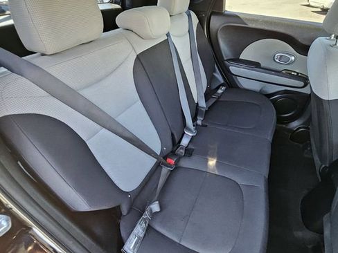 Used 2019 Kia Soul FWD image 18