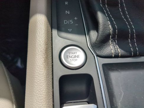 Certified 2023 Volkswagen Atlas SE FWD image 30