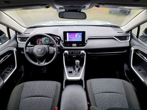 Used 2025 Toyota RAV4 XLE image 9