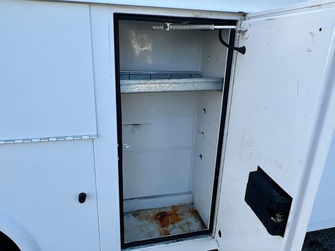 Used 2018 Ford Transit 350 138 w/ Exterior Upgrade Package image 41