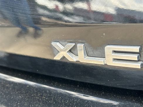 Certified 2023 Toyota Highlander XLE image 11