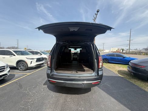 Used 2021 Chevrolet Tahoe LT w/ LT Signature Package image 5