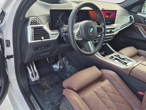 Used 2024 BMW X5 xDrive40i w/ M Sport Package AWD/4WD image 3
