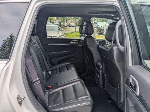 Used 2020 Jeep Grand Cherokee Limited image 12