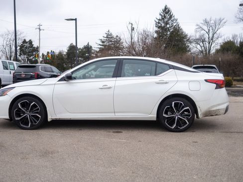 Used 2024 Nissan Altima 2.5 SR image 17