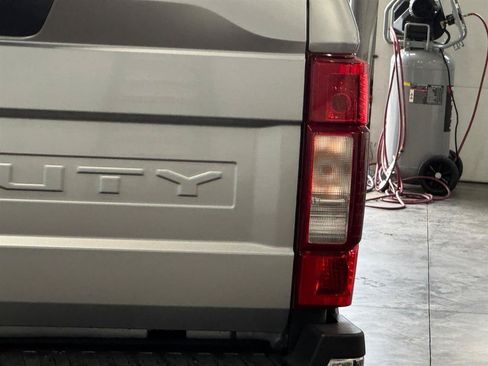 Used 2021 Ford F350 XLT w/ XLT Premium Package AWD/4WD image 40
