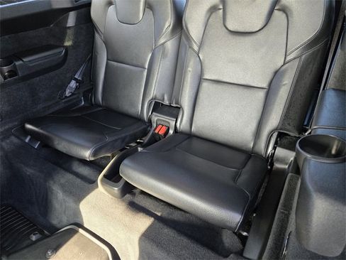 Used 2020 Volvo XC90 T8 Momentum image 13