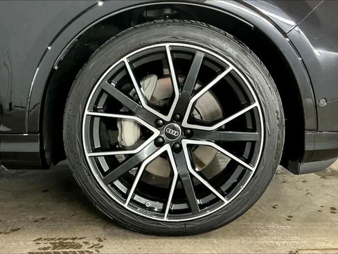 Used 2022 Audi Q7 3.0T Prestige image 12