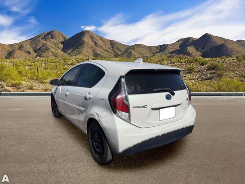 Used 2016 Toyota Prius C Two FWD image 3