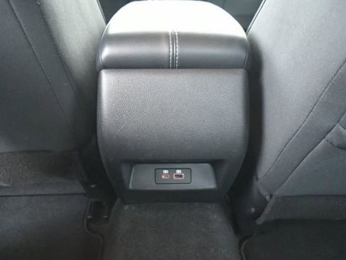 Used 2025 Nissan Altima 2.5 SV FWD image 12