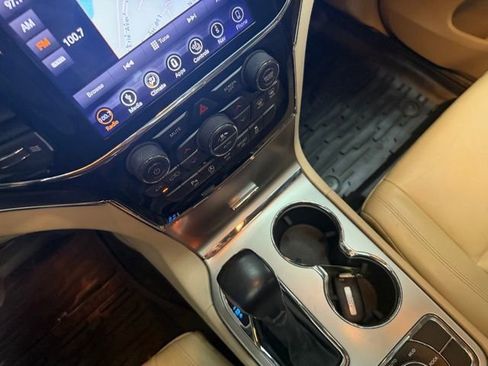 Used 2019 Jeep Grand Cherokee Limited image 26