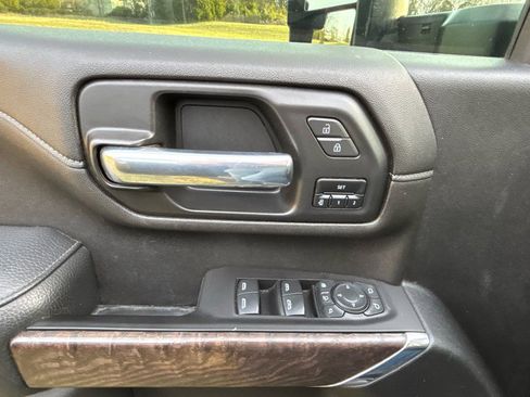 Used 2021 GMC Sierra 3500 Denali w/ Denali Ultimate Package image 18