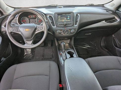 Used 2018 Chevrolet Malibu LS image 16