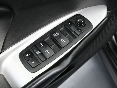 Used 2019 Dodge Journey SE image 18