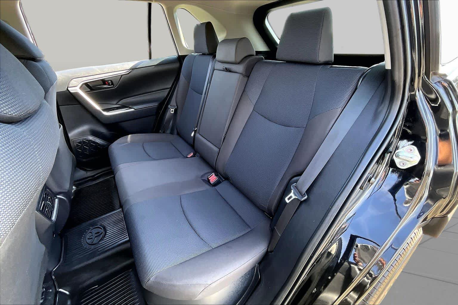 Certified 2024 Toyota RAV4 LE AWD/4WD image 20