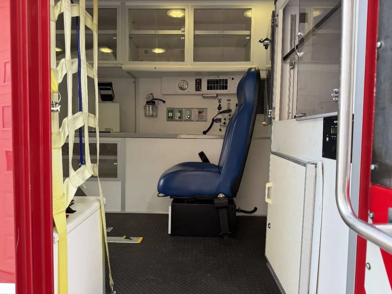Used 2012 Ford F450 XLT w/ Ambulance Preparation Pkg RWD image 46