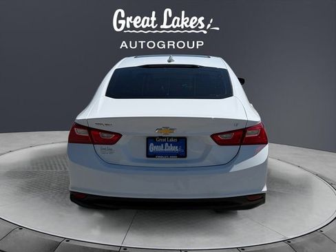 Used 2016 Chevrolet Malibu LT w/ Leather Package FWD image 4