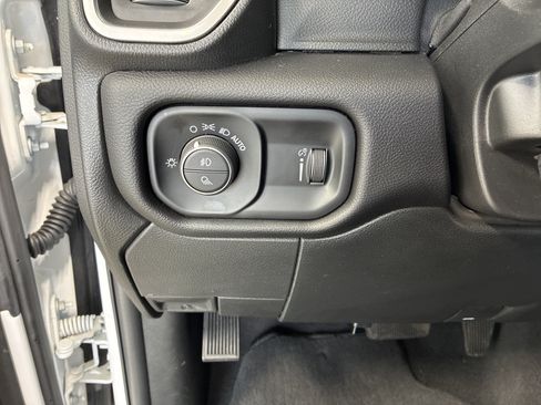 Used 2025 RAM 2500 Big Horn AWD/4WD image 21