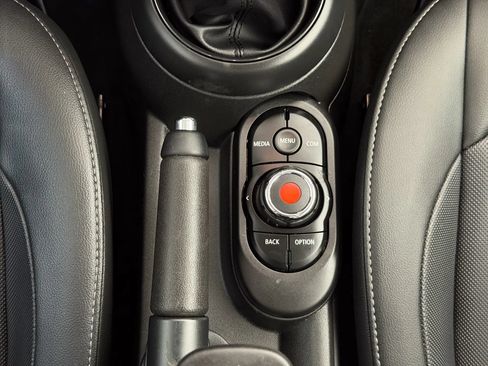 Used 2019 MINI Cooper 2-Door Hardtop FWD image 26
