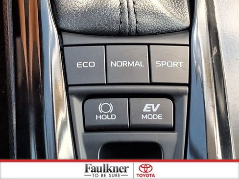 Used 2025 Toyota Camry SE FWD image 23