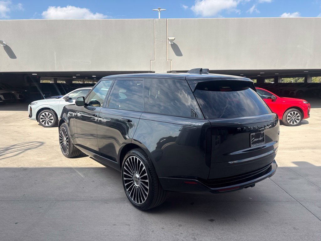 Used 2023 Land Rover Range Rover SE AWD/4WD image 13
