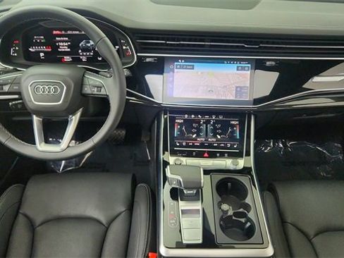 Used 2025 Audi Q8 Prestige w/ Prestige Package image 35