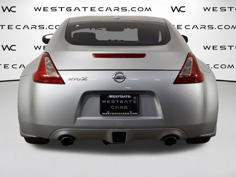 Used 2009 Nissan 370Z Touring RWD image 4