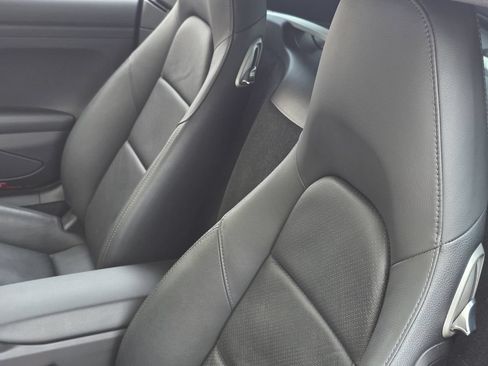Used 2016 Porsche Cayman RWD image 22