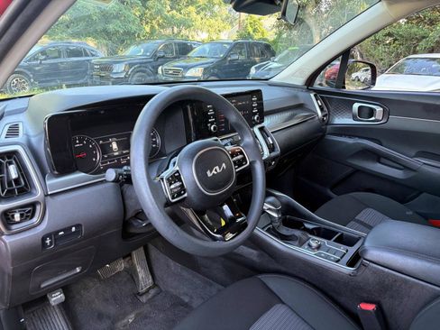 Certified 2022 Kia Sorento LX AWD/4WD image 13