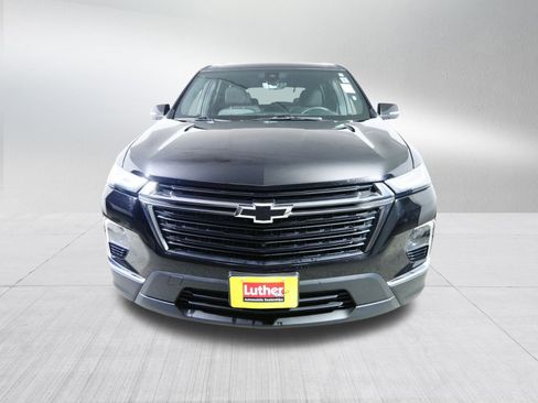 Used 2023 Chevrolet Traverse LT w/ Midnight/Sport Edition image 2