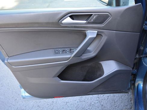 Used 2019 Volkswagen Tiguan SE AWD/4WD image 9