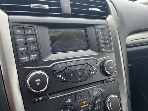 Used 2018 Ford Fusion S FWD image 17